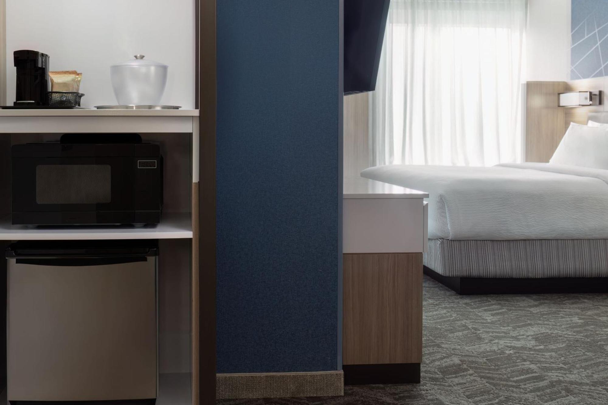 Springhill Suites By Marriott Pleasanton Bagian luar foto