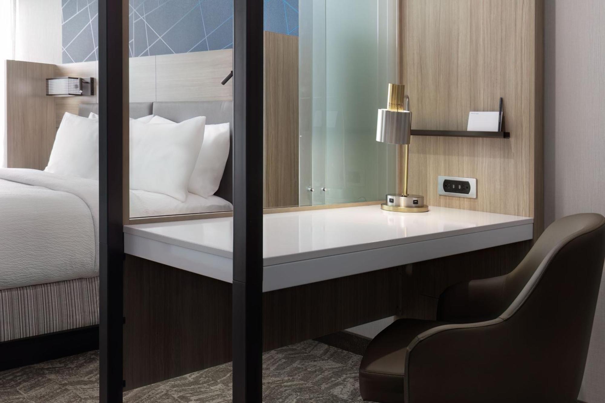 Springhill Suites By Marriott Pleasanton Bagian luar foto